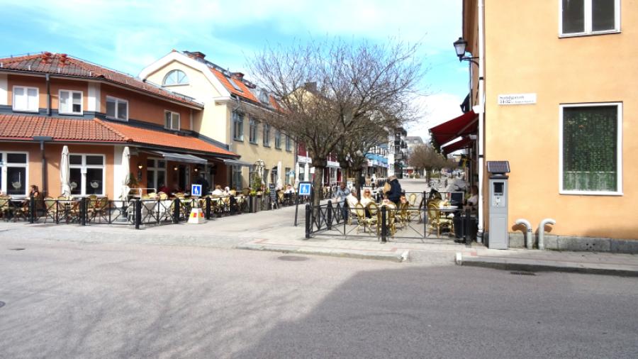 Gågata med restauranger